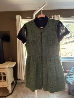 DKNY Green Tweed Short-Sleeve Zip-Front Dress with Black Sleeves